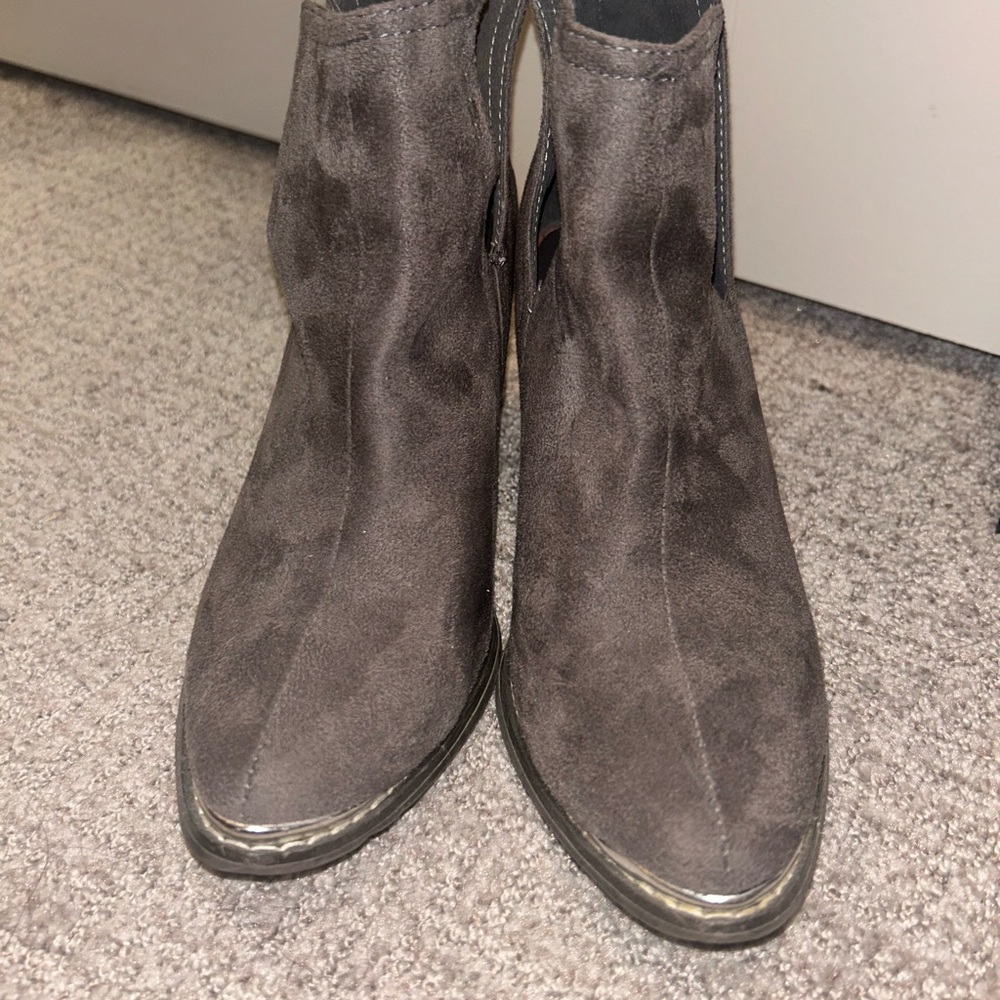 Stylish Gray Women's Ankle Boots
